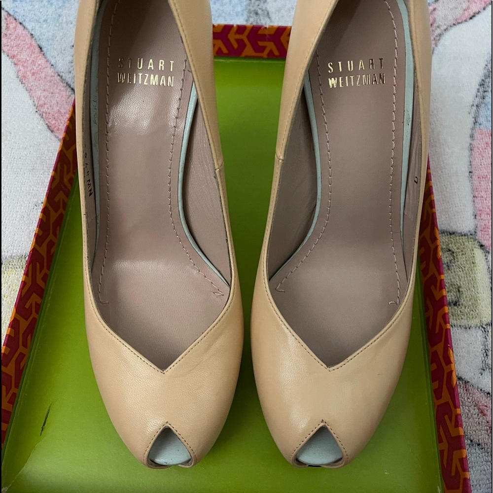 Brand new  stuart weitzman shoe